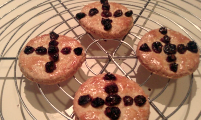 Soulcakes, the traditional treat given to children in England on Halloween, these are a descendent of Samhain gifts left outdoors for spirits.  Notice the traditional Christian iconography of the cross. From Samantha, Haarlem, the Netherlands, in Wikimedia commons.